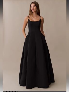 NWT o.p.t Ziva Black
Structured Elegant Staud
Factory Dress Size 10